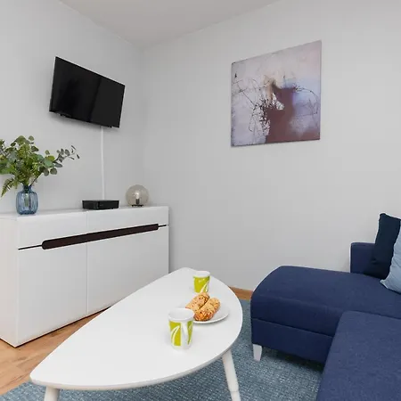 Apartament Bemowo With Balcony By Renters
